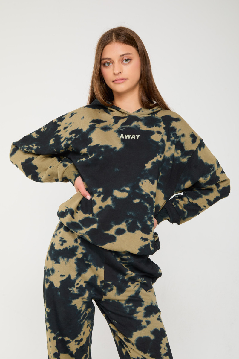 Czarno-zielona bluza dresowa tie dye z kapturem