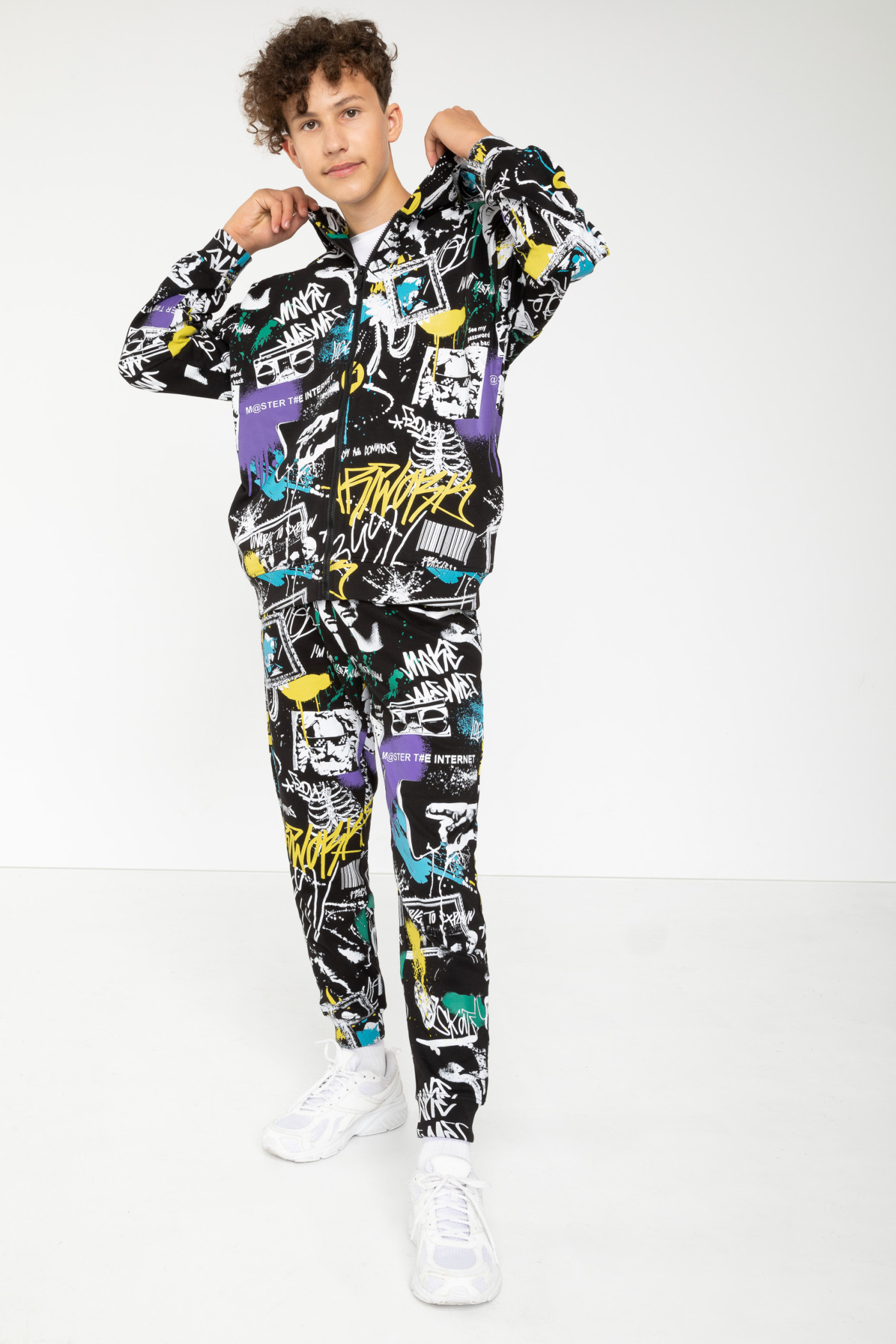 Czarne wzorzyste spodnie dresowe