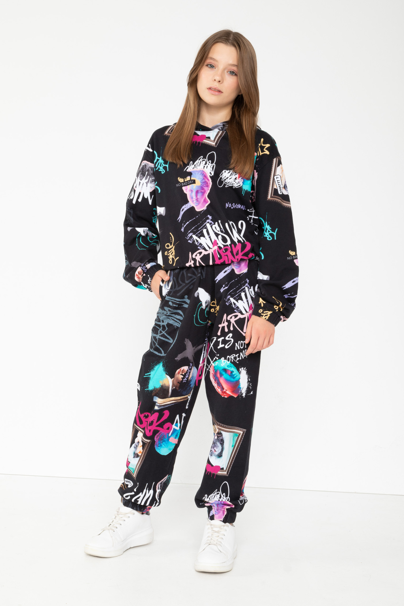 Czarne wzorzyste spodnie dresowe