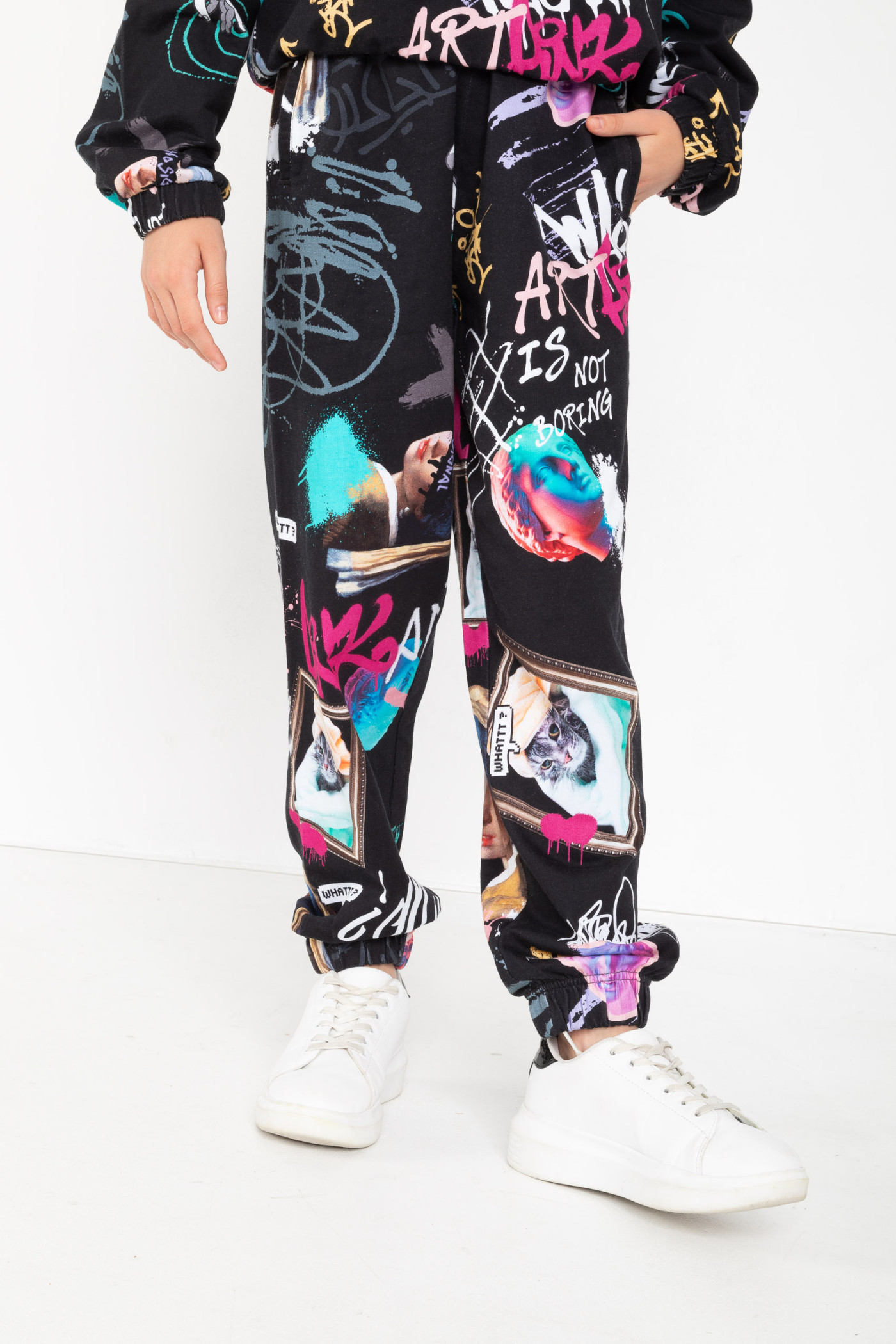 Czarne wzorzyste spodnie dresowe