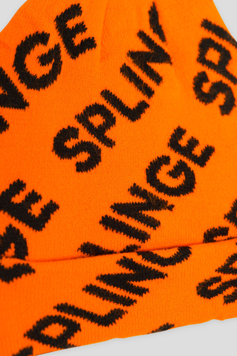 Pomarańczowa czapka z napisami, pomarańczowy