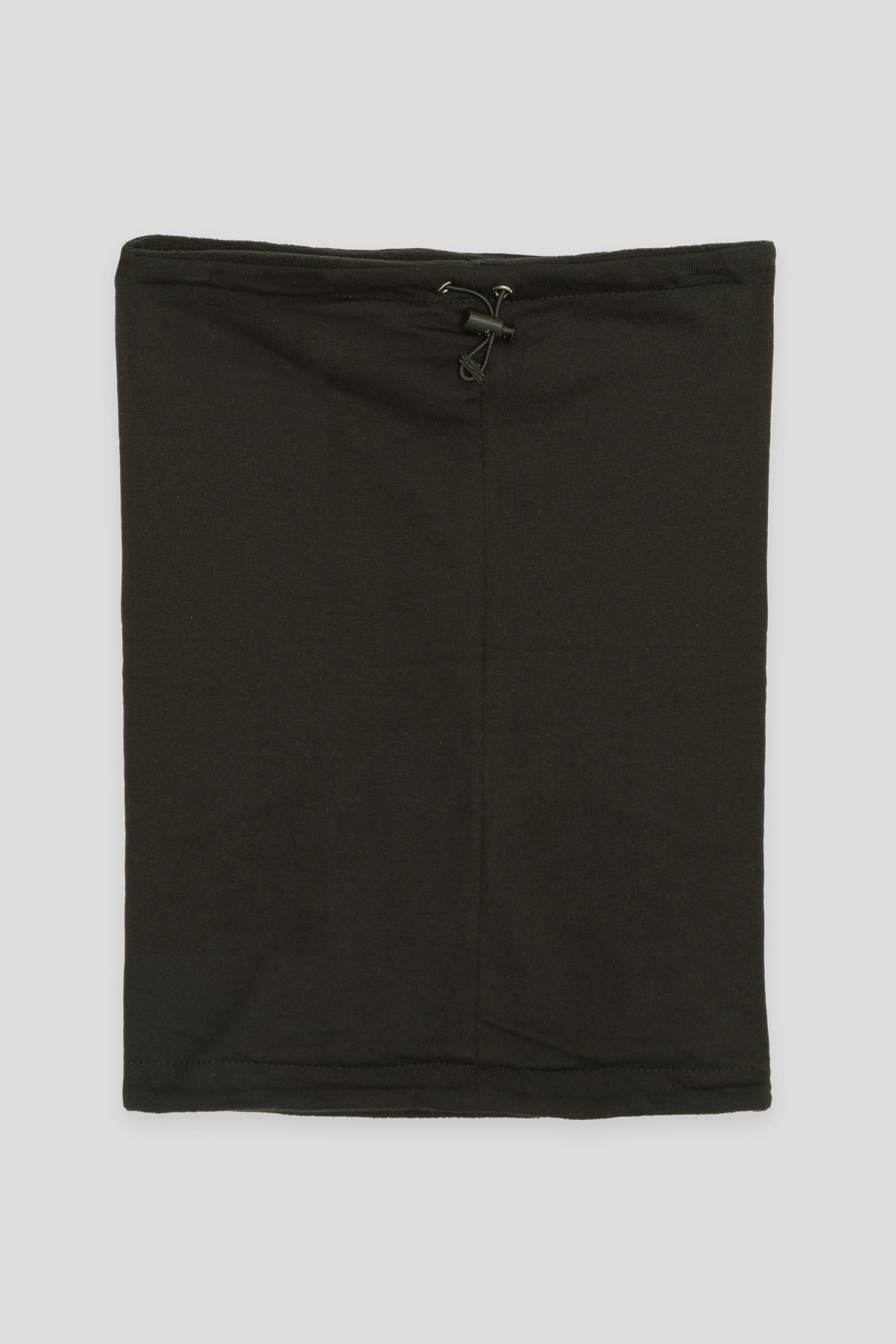 Czarny komin pod szyję z nadrukiem