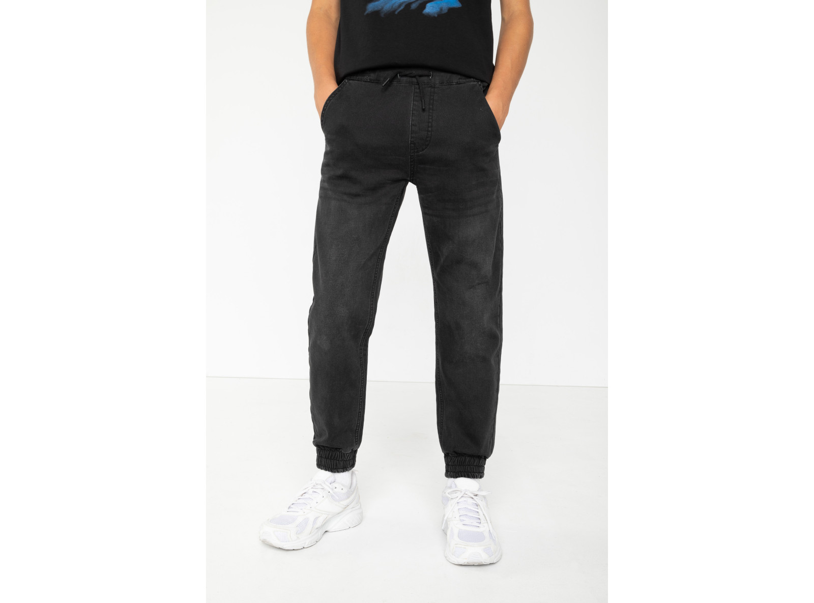 Czarne jeansowe spodnie joggery
