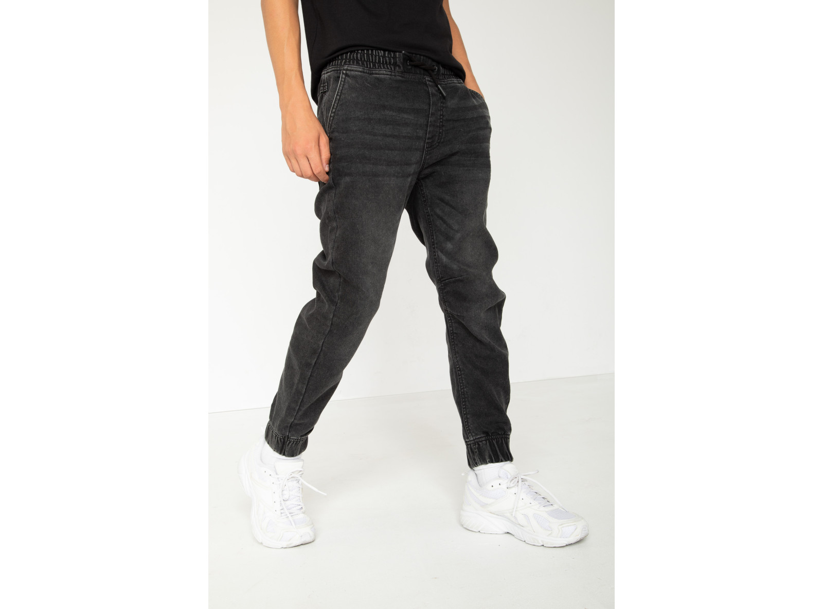 Szare spodnie jeansowe jogger