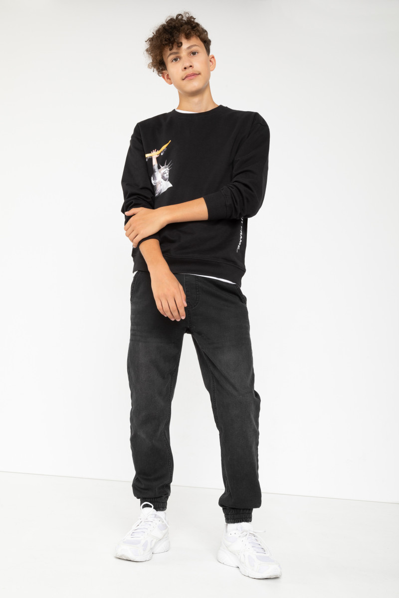 Czarna bluza dresowa z nadrukami