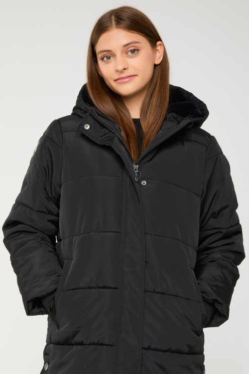 Czarna przedłużana ocieplana kurtka z kapturem