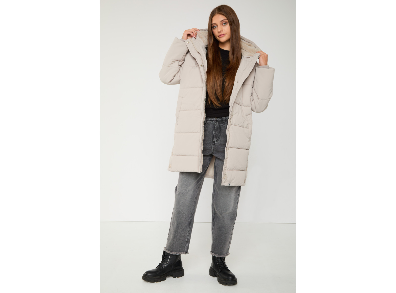 Beżowa przedłużana ocieplana kurtka z kapturem