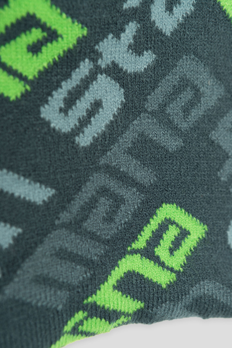 Wielobarwna czapka z motywem gamer, multikolor