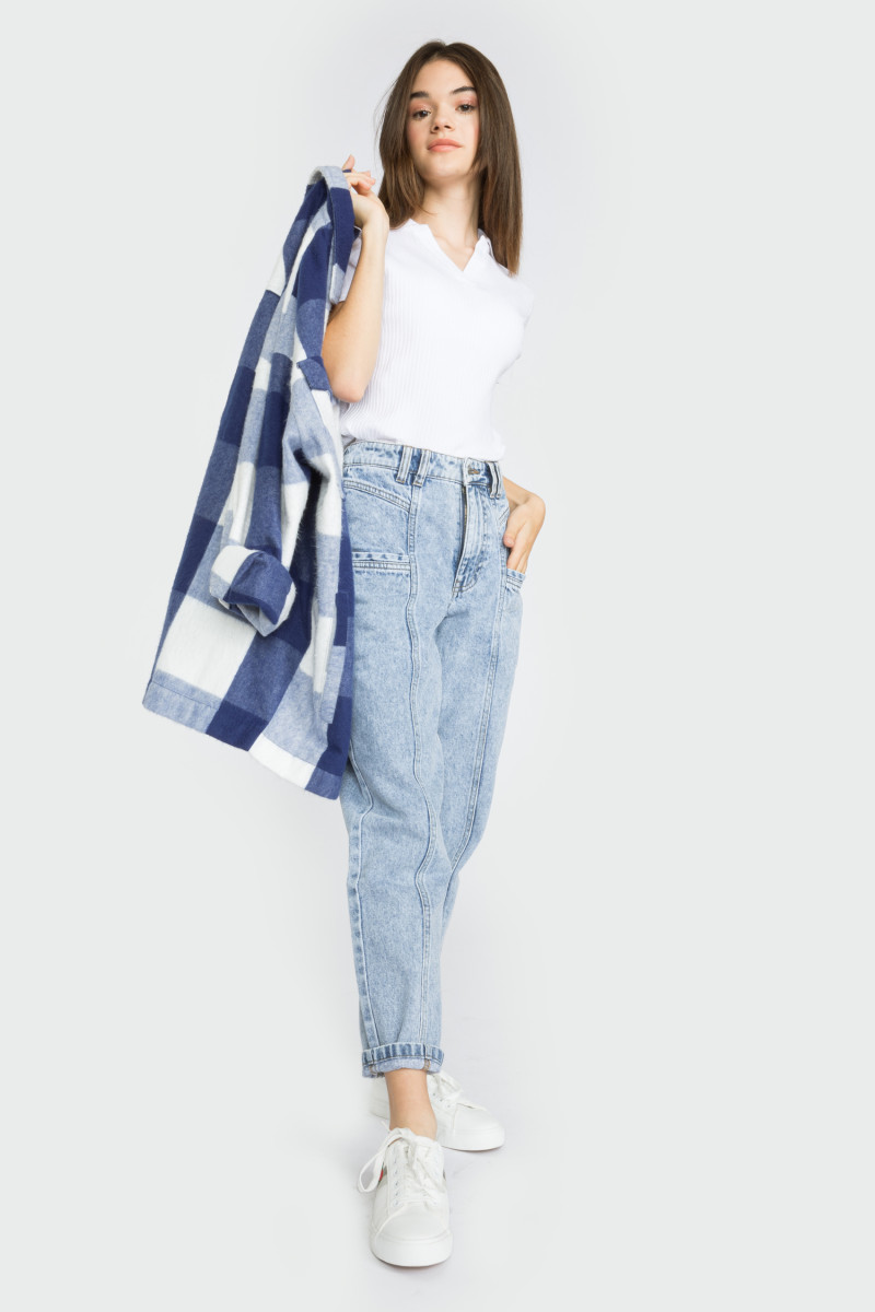 Biała bluzka z kołnierzykiem