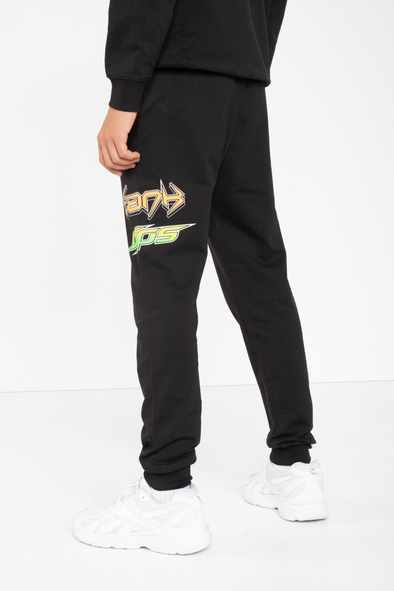 Czarne spodnie dresowe z nadrukami