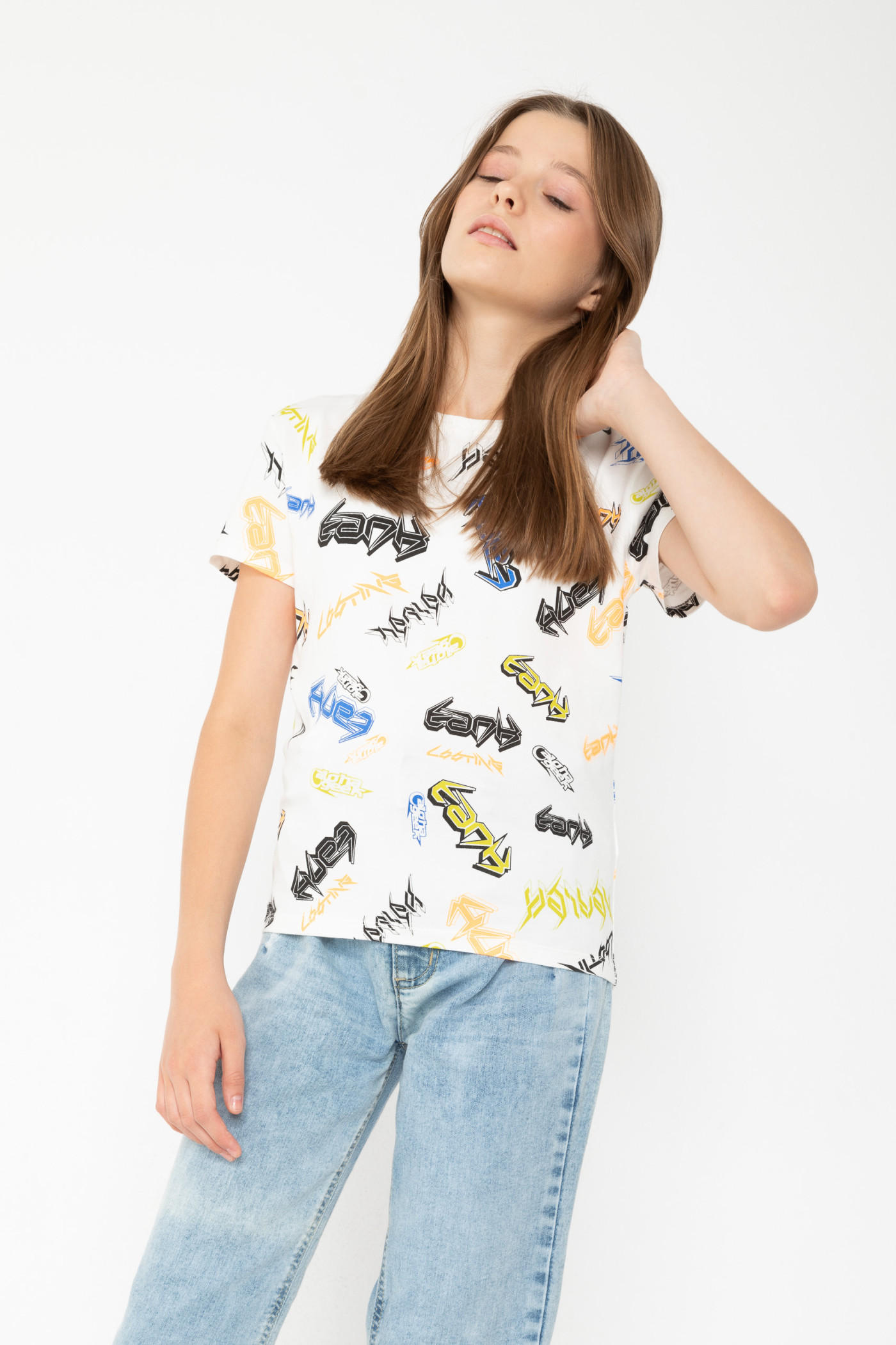 Kremowy T-shirt z nadrukami na całości