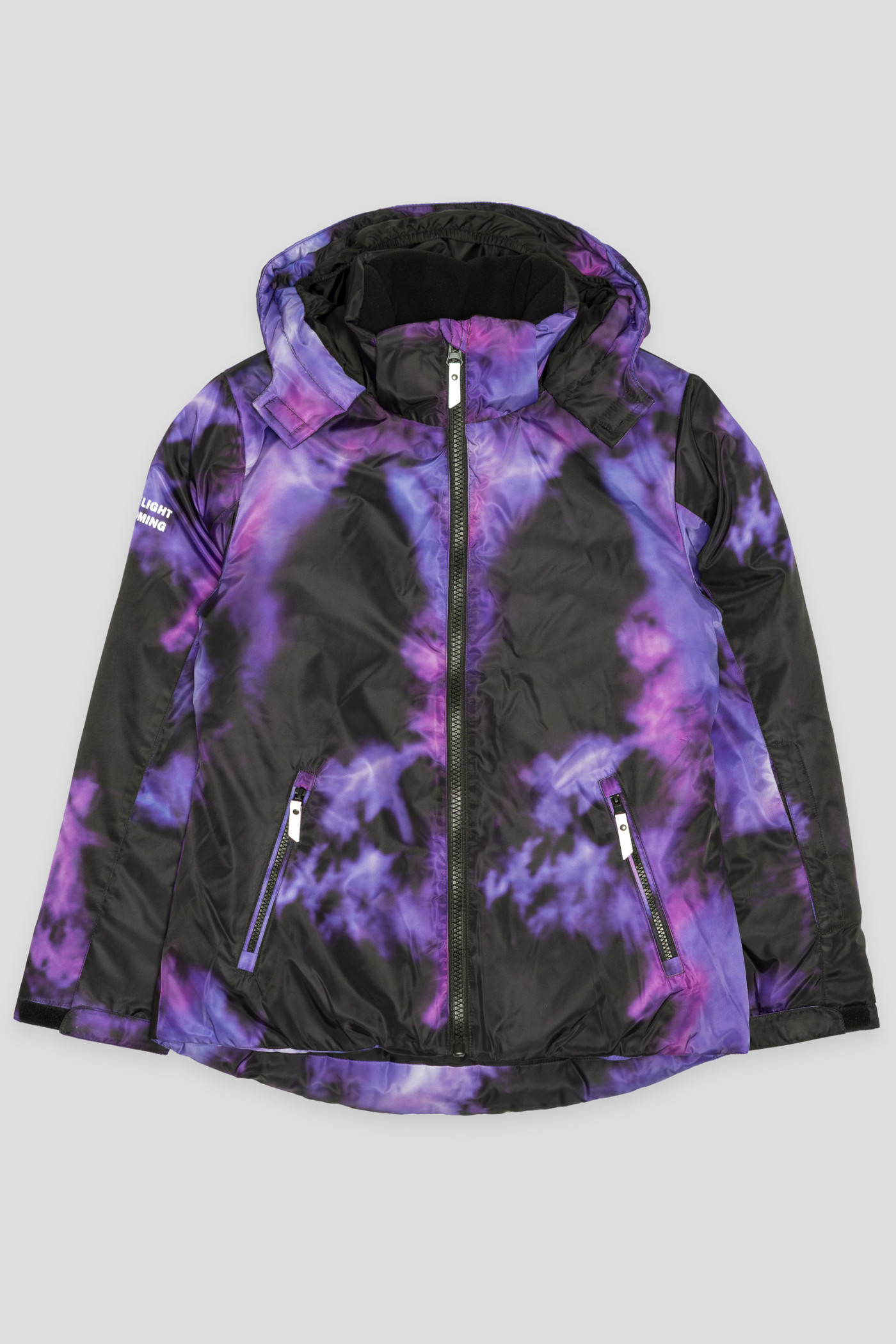 Fioletowa ocieplana kurtka z kapturem i nadrukami tie dye