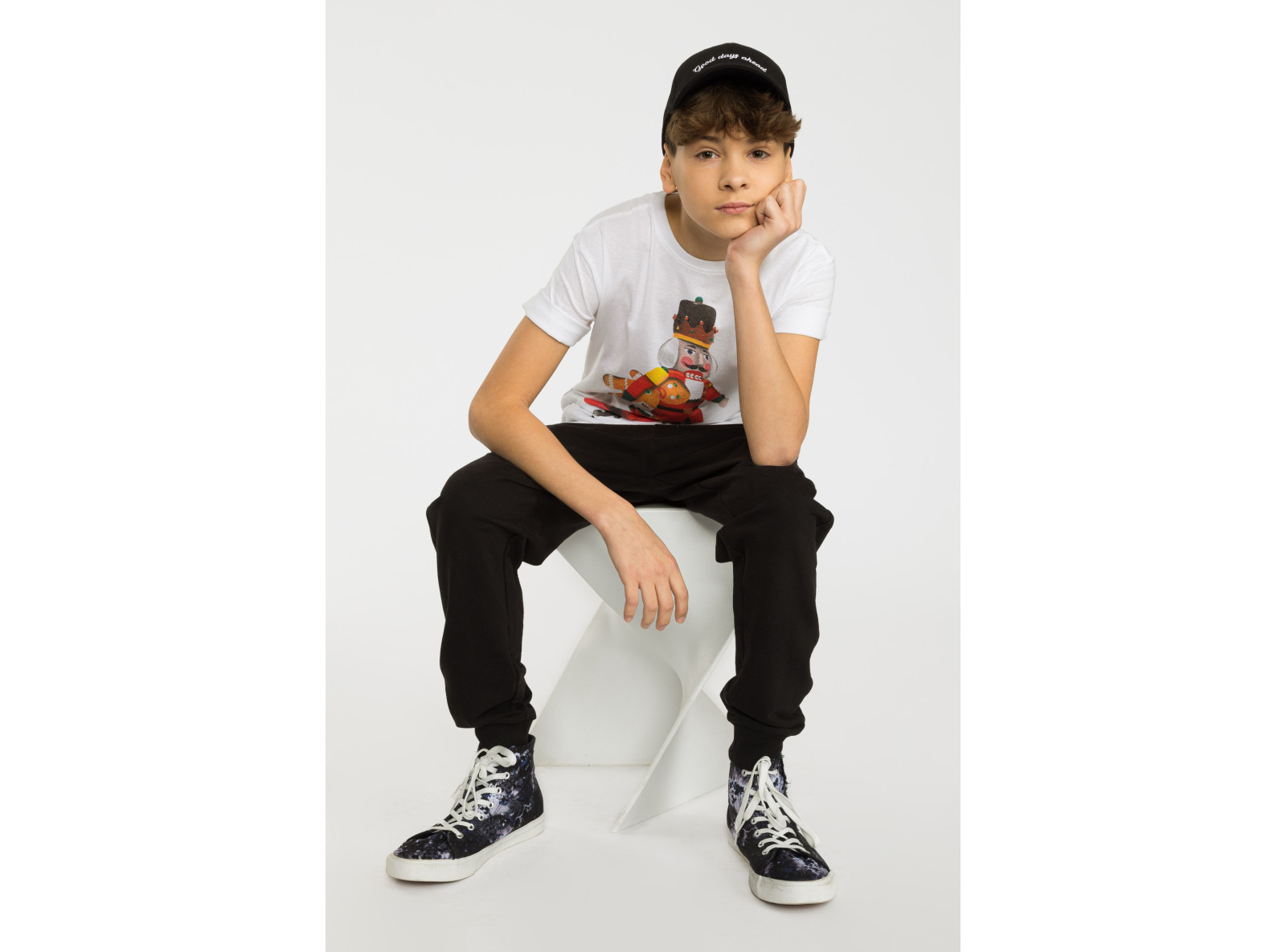 Biały świąteczny T-shirt z nadrukiem