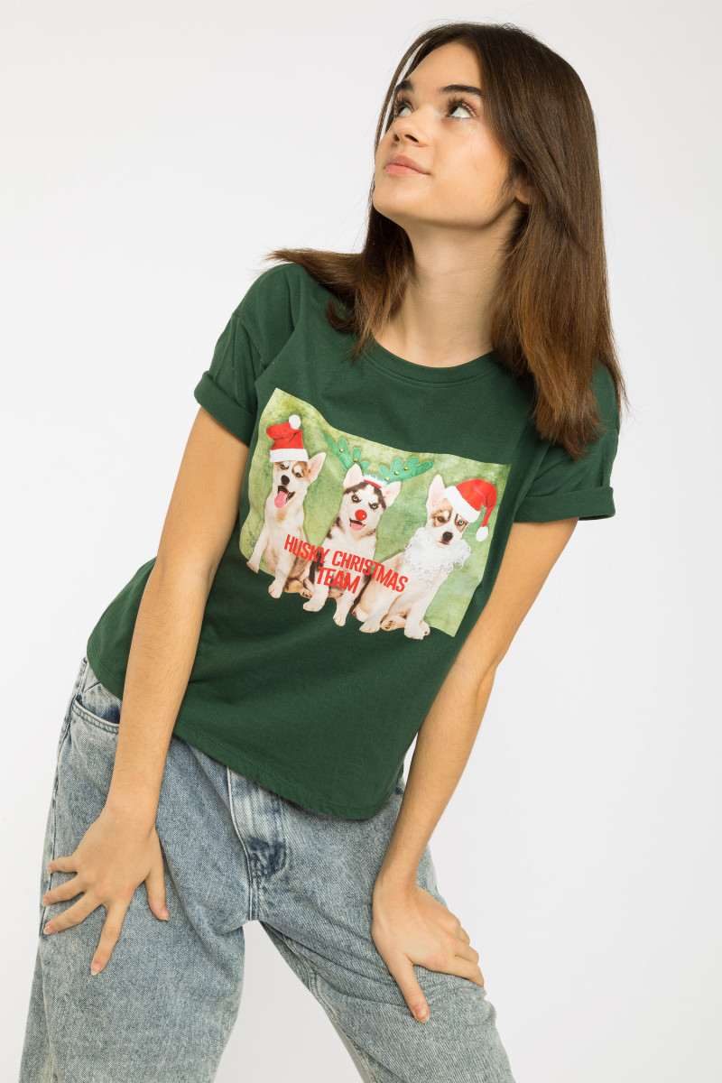 Zielony T-shirt ze świątecznym nadrukiem