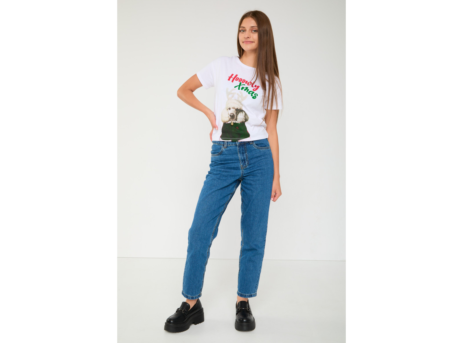 Biały T-shirt ze świątecznym nadrukiem