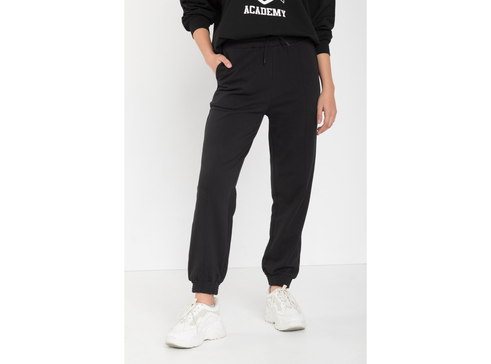 Czarne spodnie dresowe