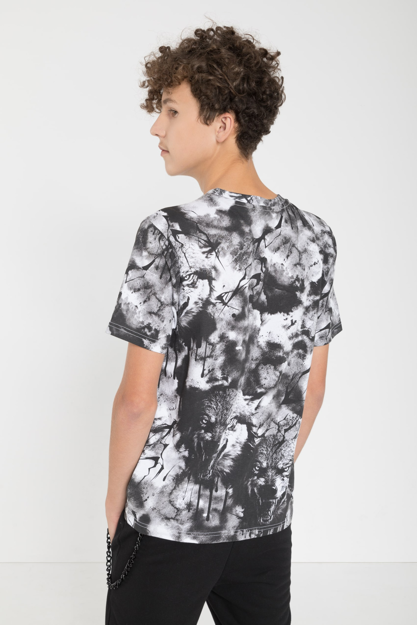 Biały T-shirt z nadrukami na całości