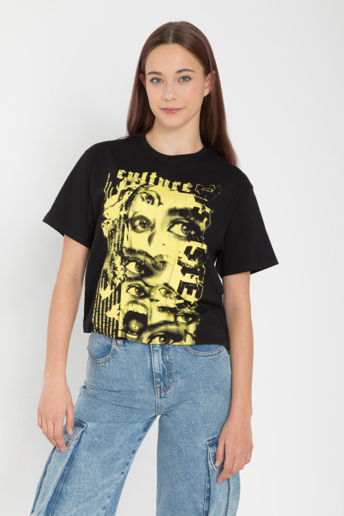 Czarny T-shirt z nadrukiem z przodu