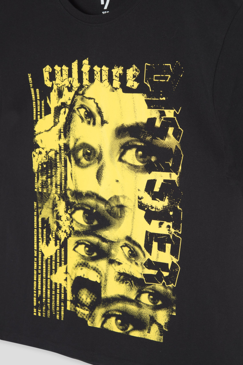 Czarny T-shirt z nadrukiem z przodu
