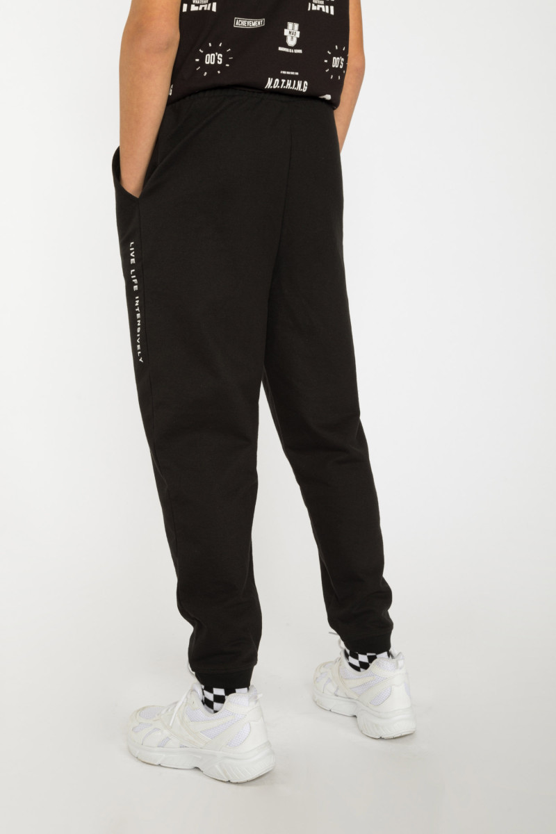 Czarne spodnie dresowe z nadrukiem