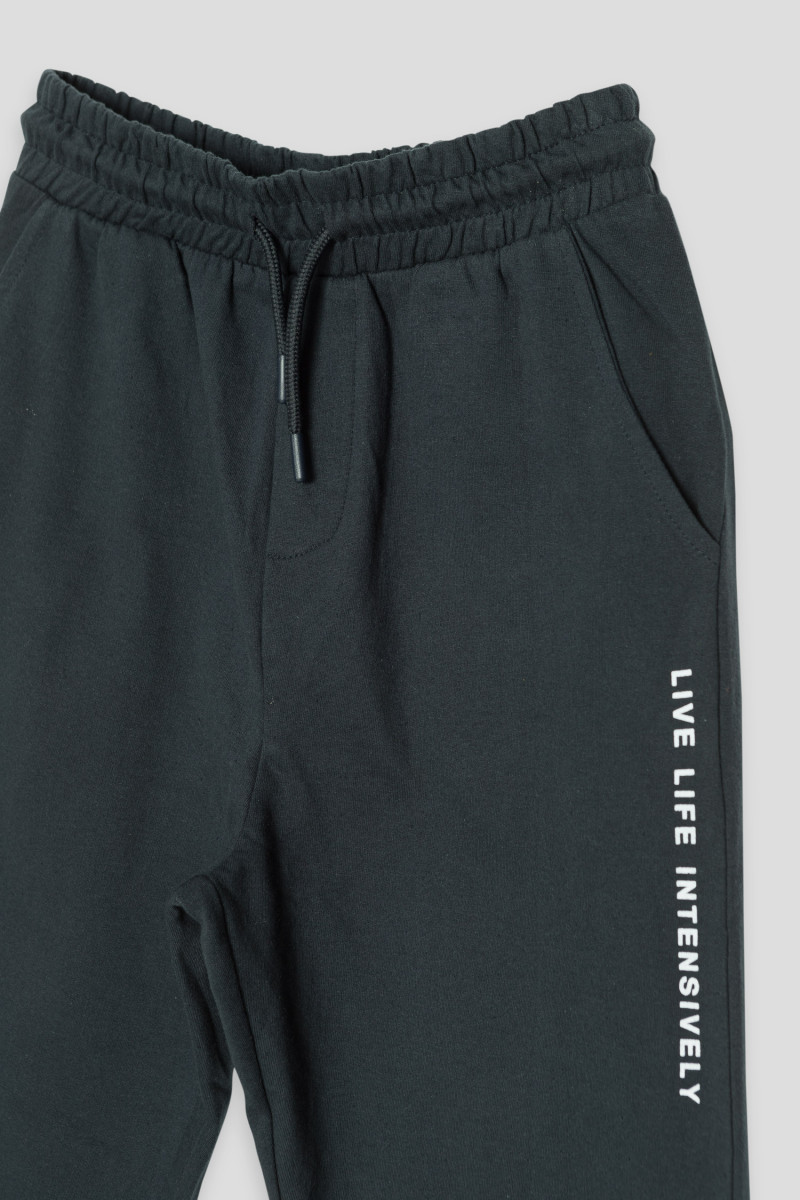 Granatowe spodnie dresowe z nadrukiem