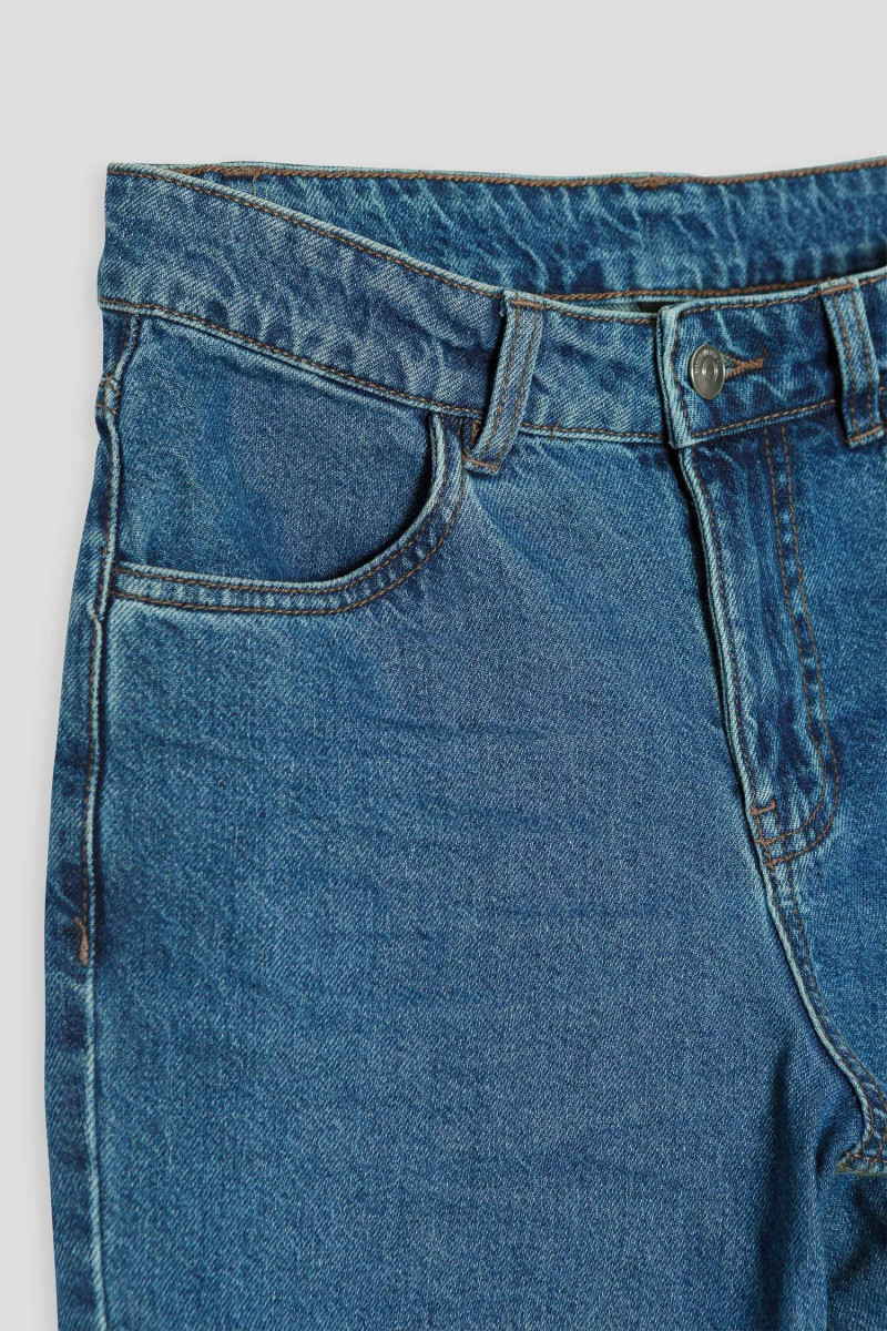 Niebieskie jeansy typu MOM FIT