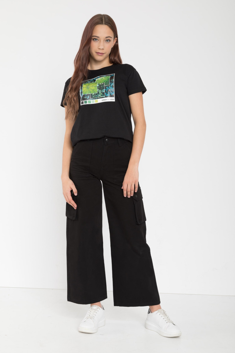 Czarny T-Shirt z nadrukiem w kolorze ciemnej zieleni, czarny