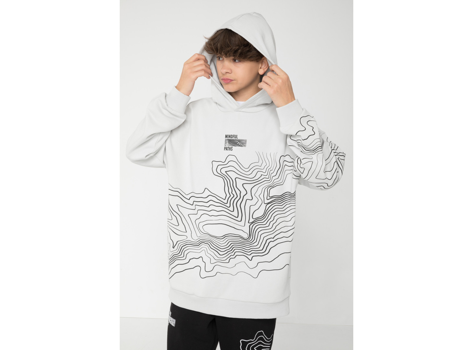 Szara bluza z kapturem z nadrukiem z przodu