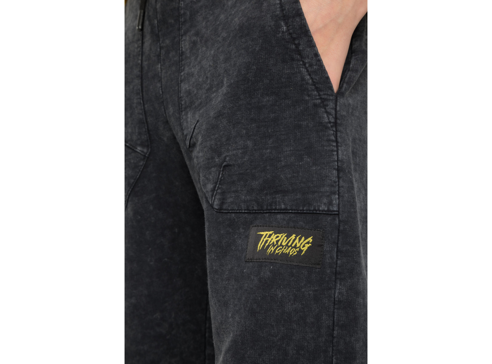 Czarno-szare spodnie dresowe z efektem sprania z naszywanymi kieszeniami