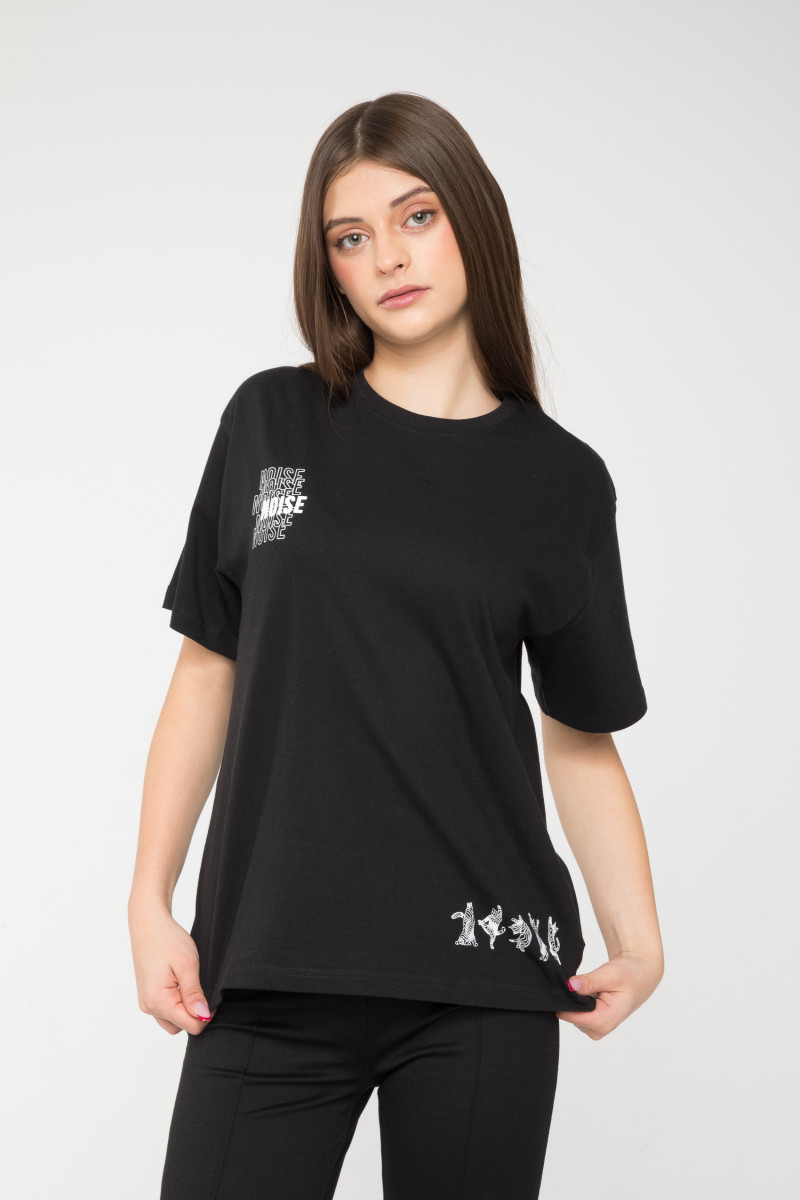 Czarny T-shirt z nadrukami z przodu i na plecach
