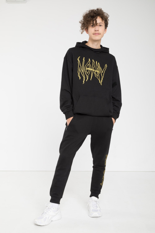 Czarne spodnie dresowe z nadrukiem na nogawce