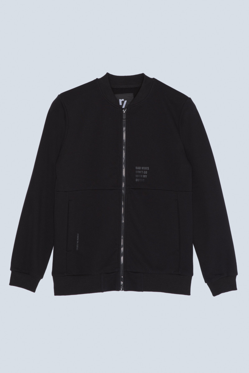 Czarna bluza na stójce typu bomberka