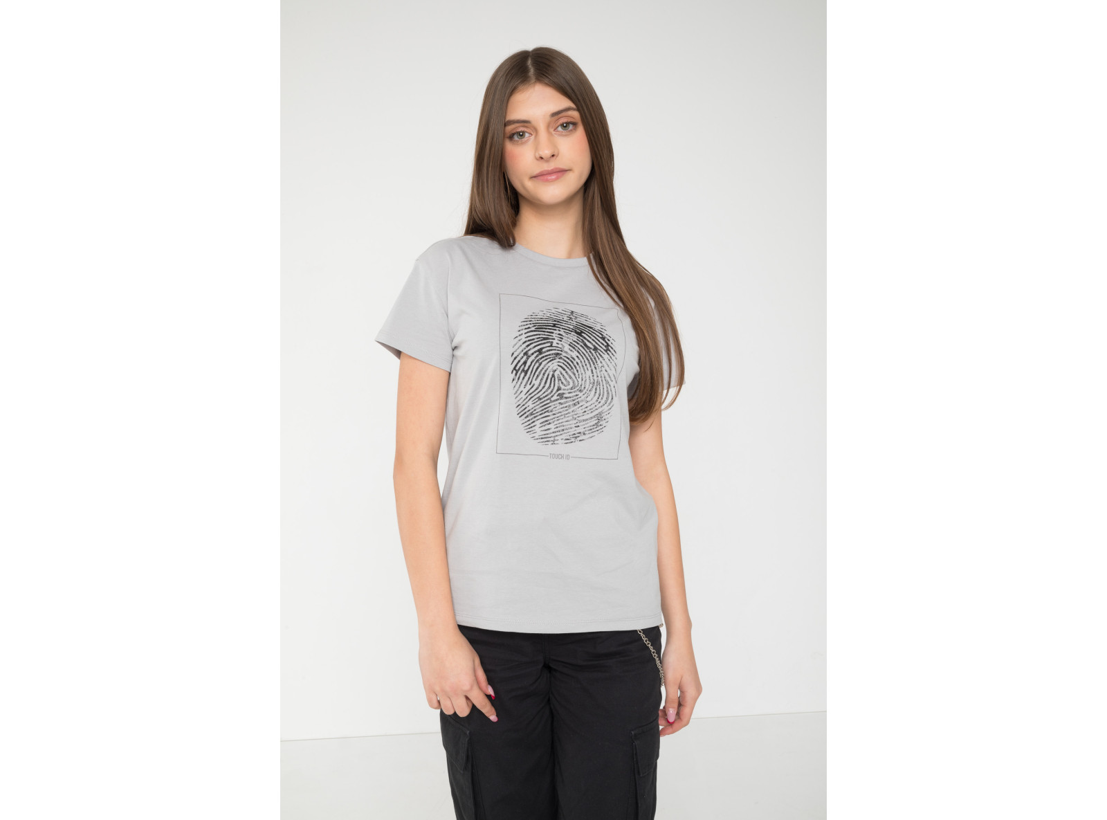 Szary T-shirt z graficznym nadrukiem z przodu