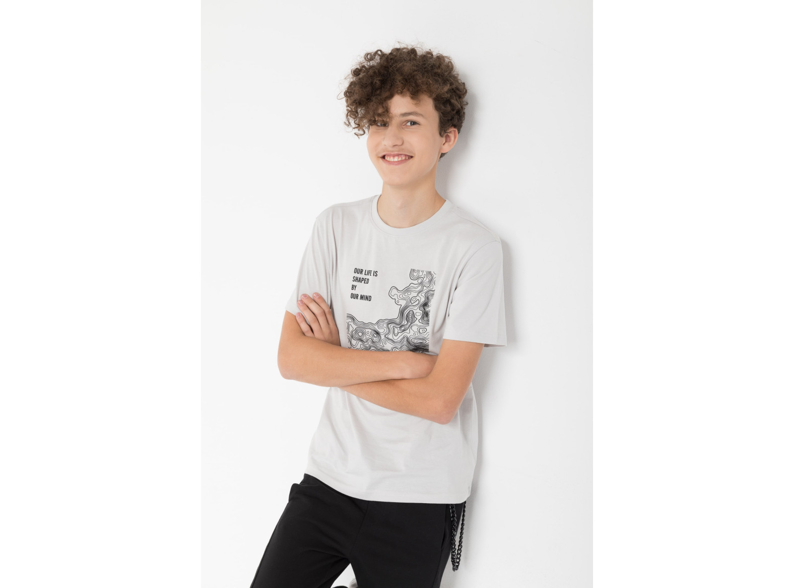 Szary T-shirt z nadrukiem z przodu