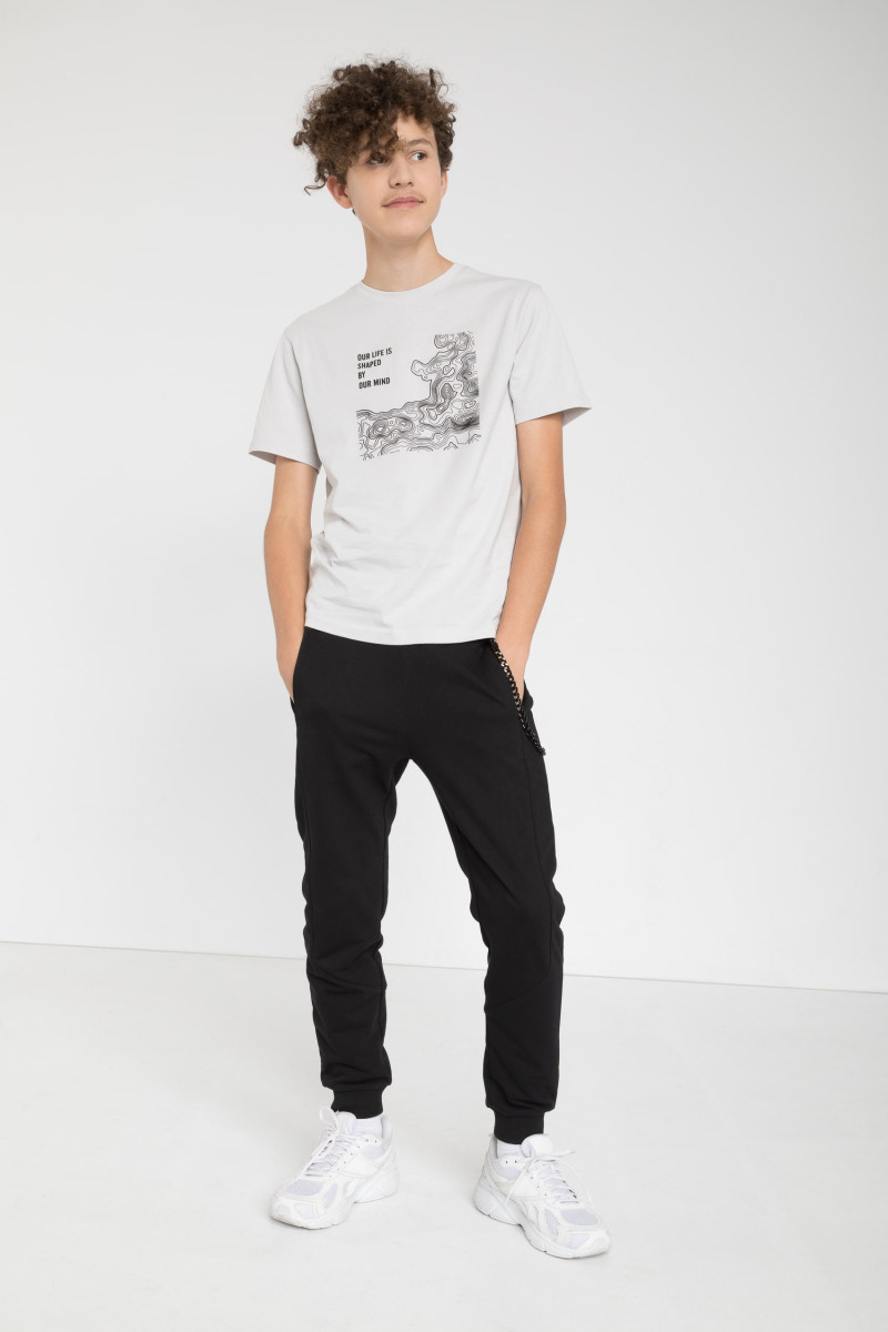 Szary T-shirt z nadrukiem z przodu