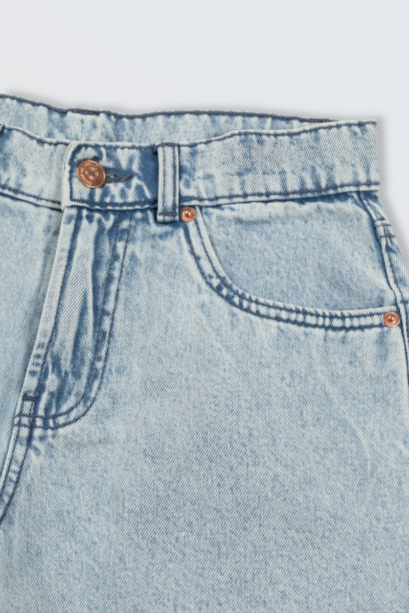 Jasnoniebieskie krótkie spodenki jeansowe, niebieski