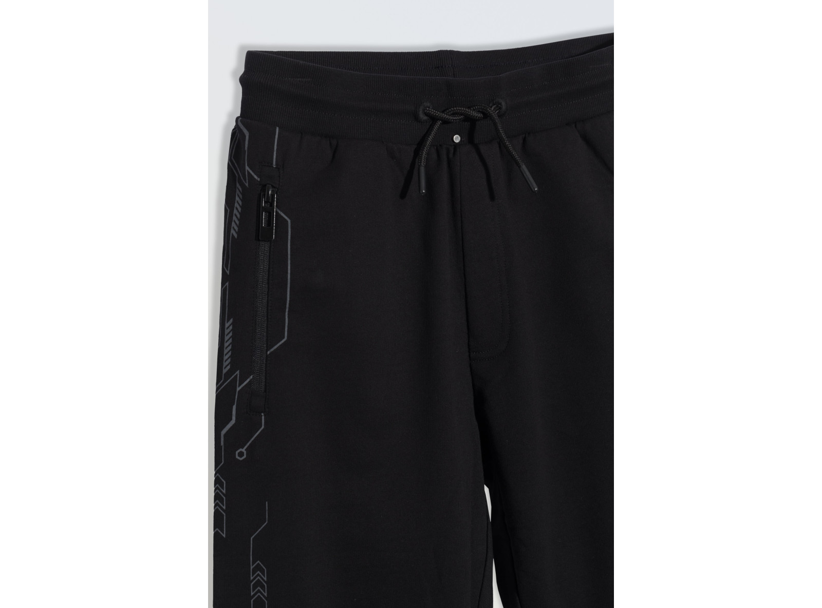 Czarne spodnie dresowe z graficznym nadrukiem na bokach