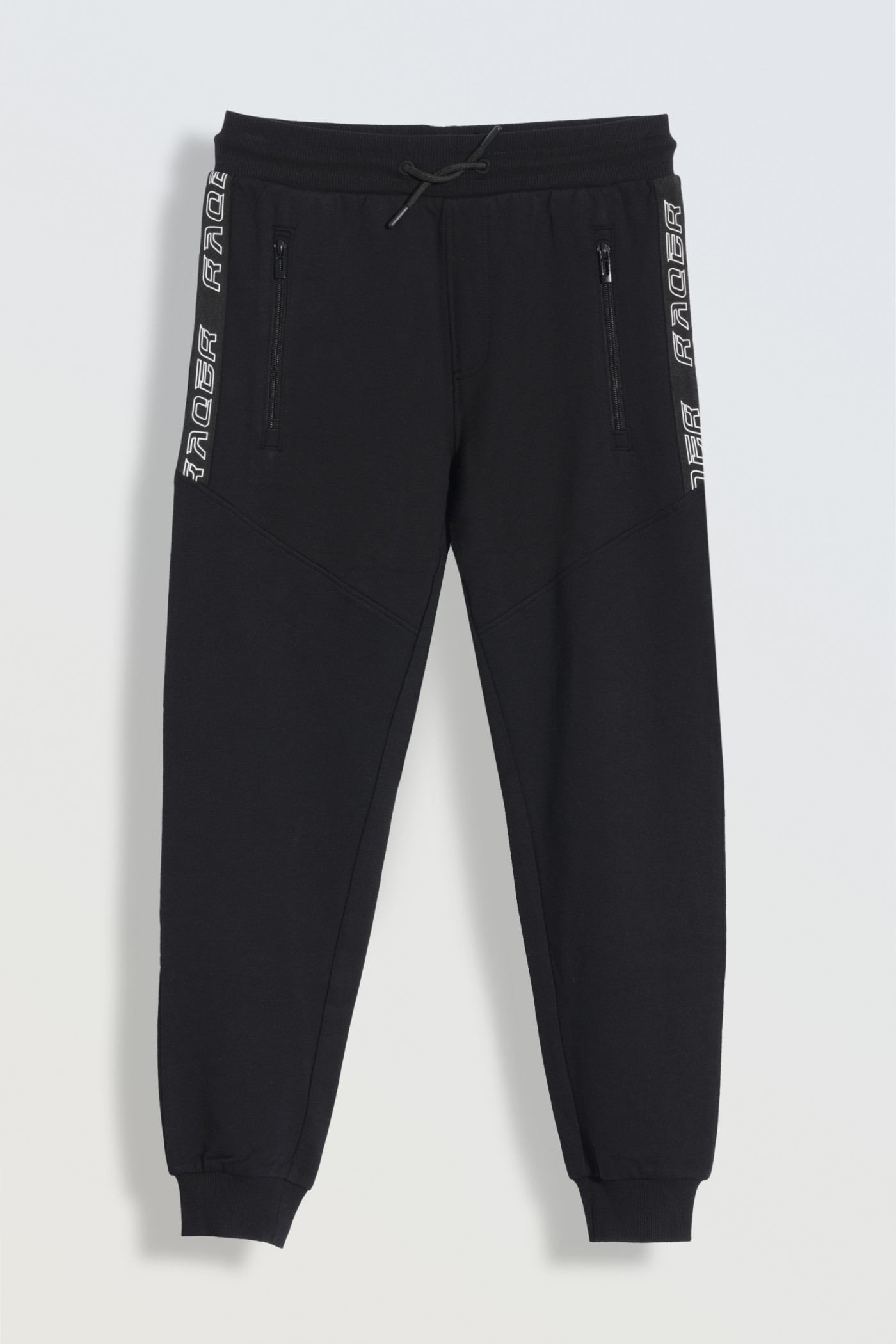 Czarne spodnie dresowe z napisami przy kieszeniach