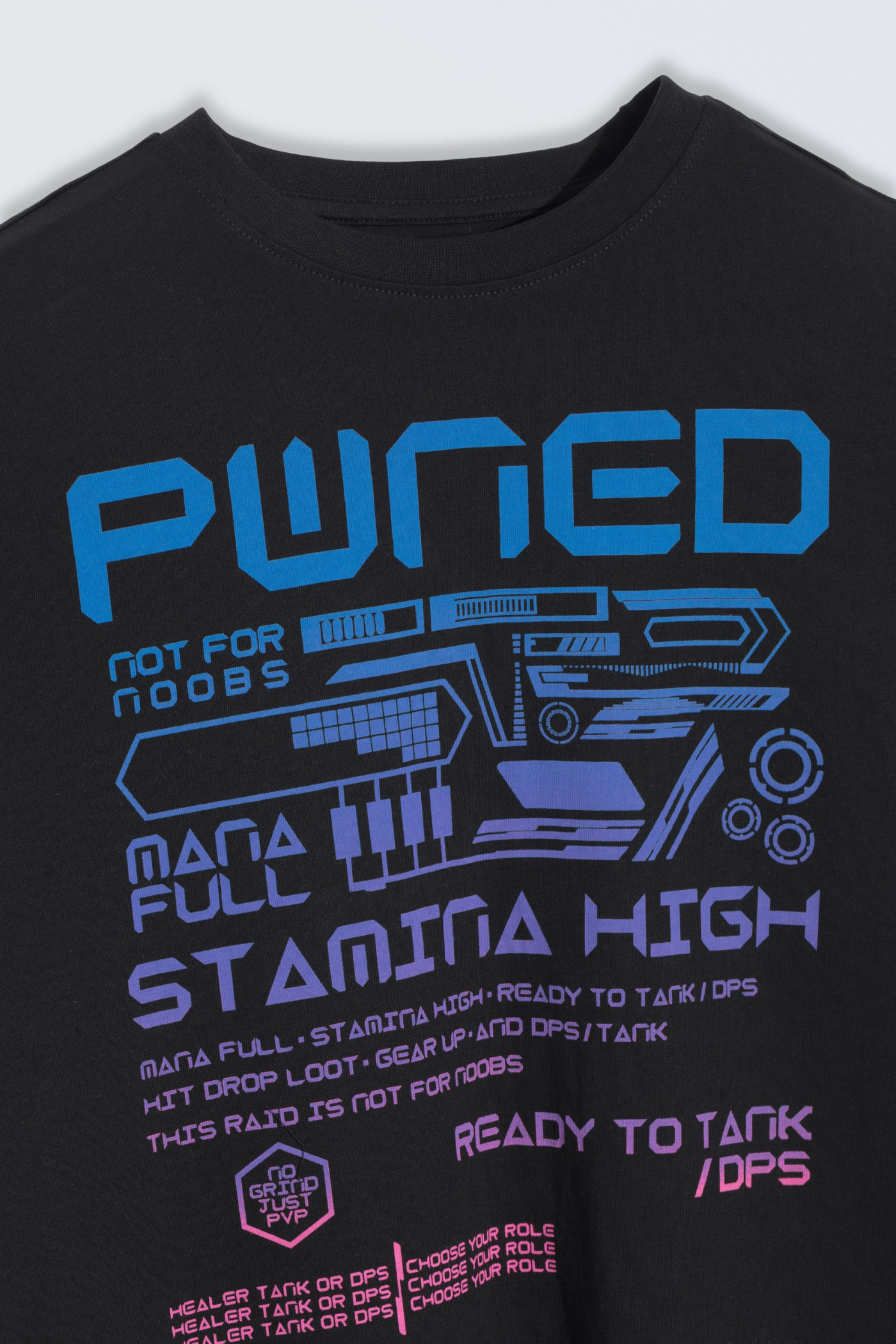 Czarny t-shirt z kolorowym nadrukiem z przodu