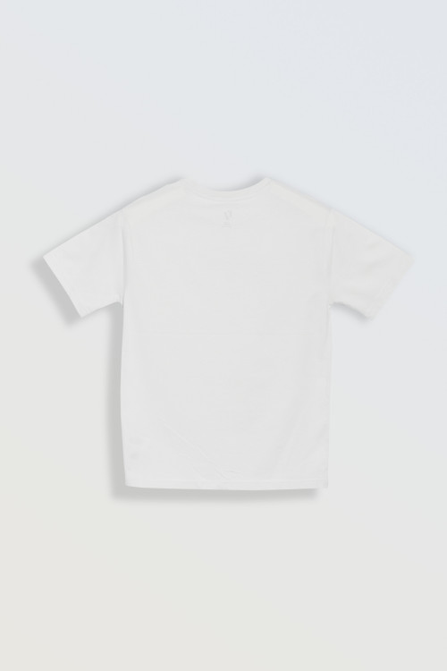 Biały t-shirt z błyszczącym nadrukiem na wysokości piersi