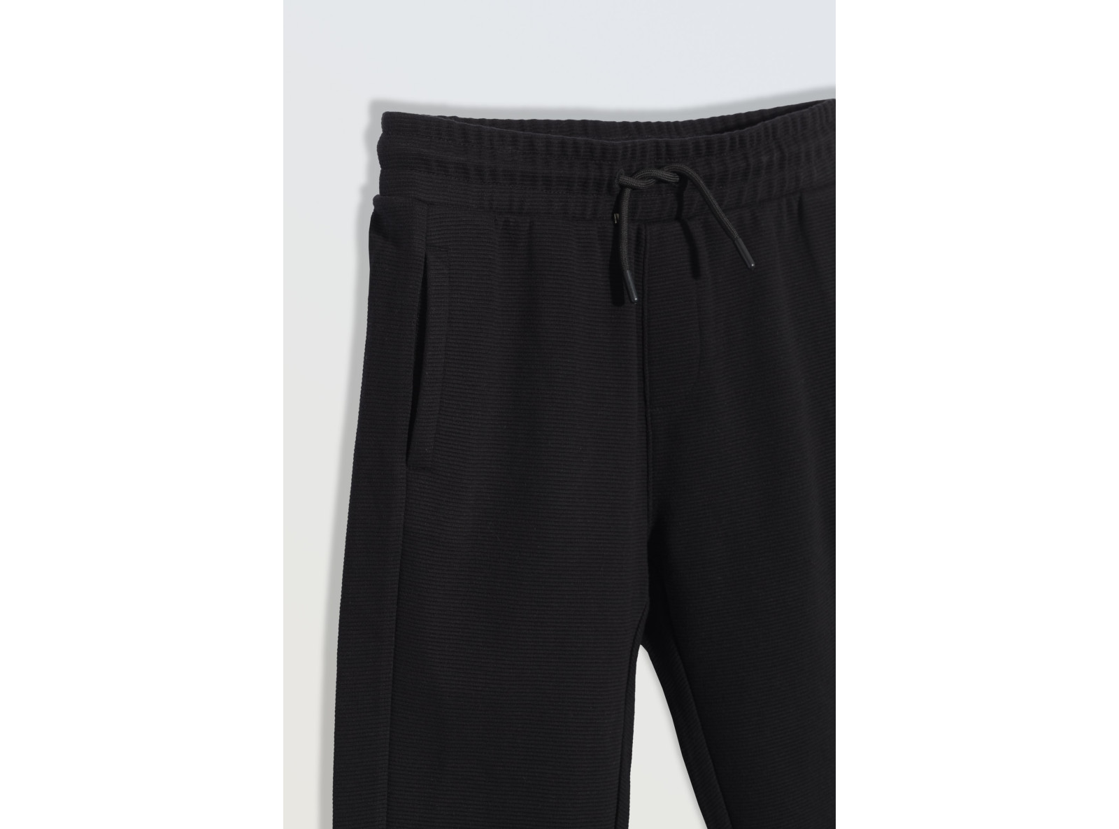 Czarne spodnie dresowe z dzianiny prążkowanej