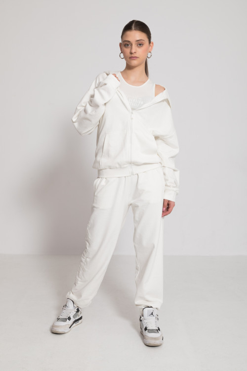 Biała bluza z kapturem zapinana na zamek