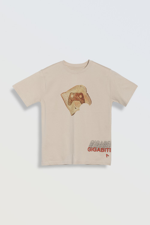 Beżowy t-shirt z kolorowymi nadrukami z przodu