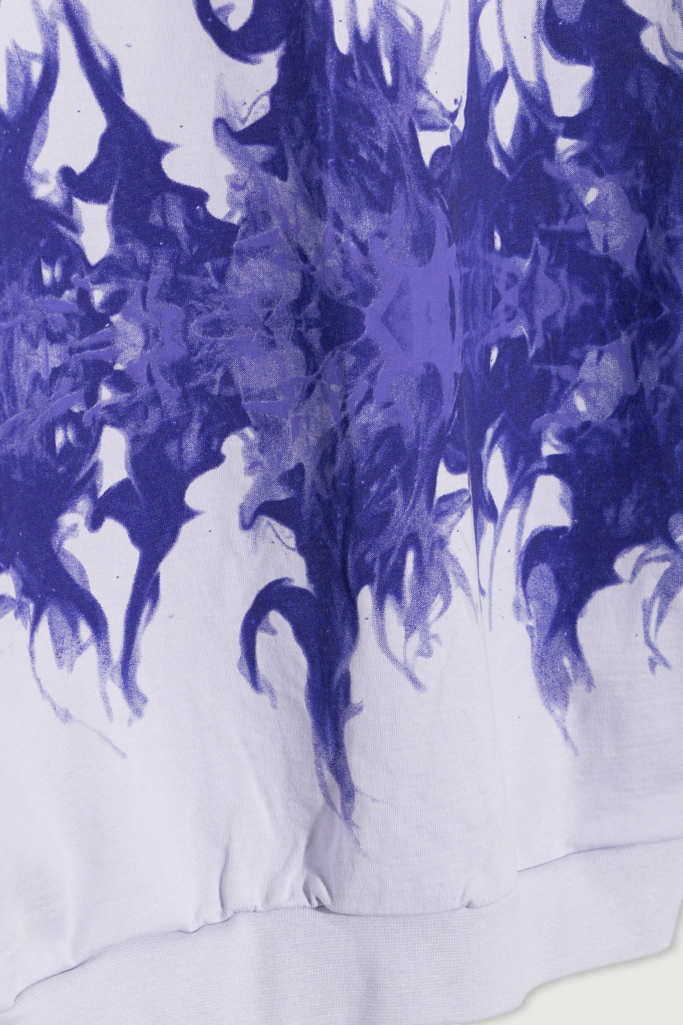 Bluza z kapturem w odcieniach fioletu z nadrukiem