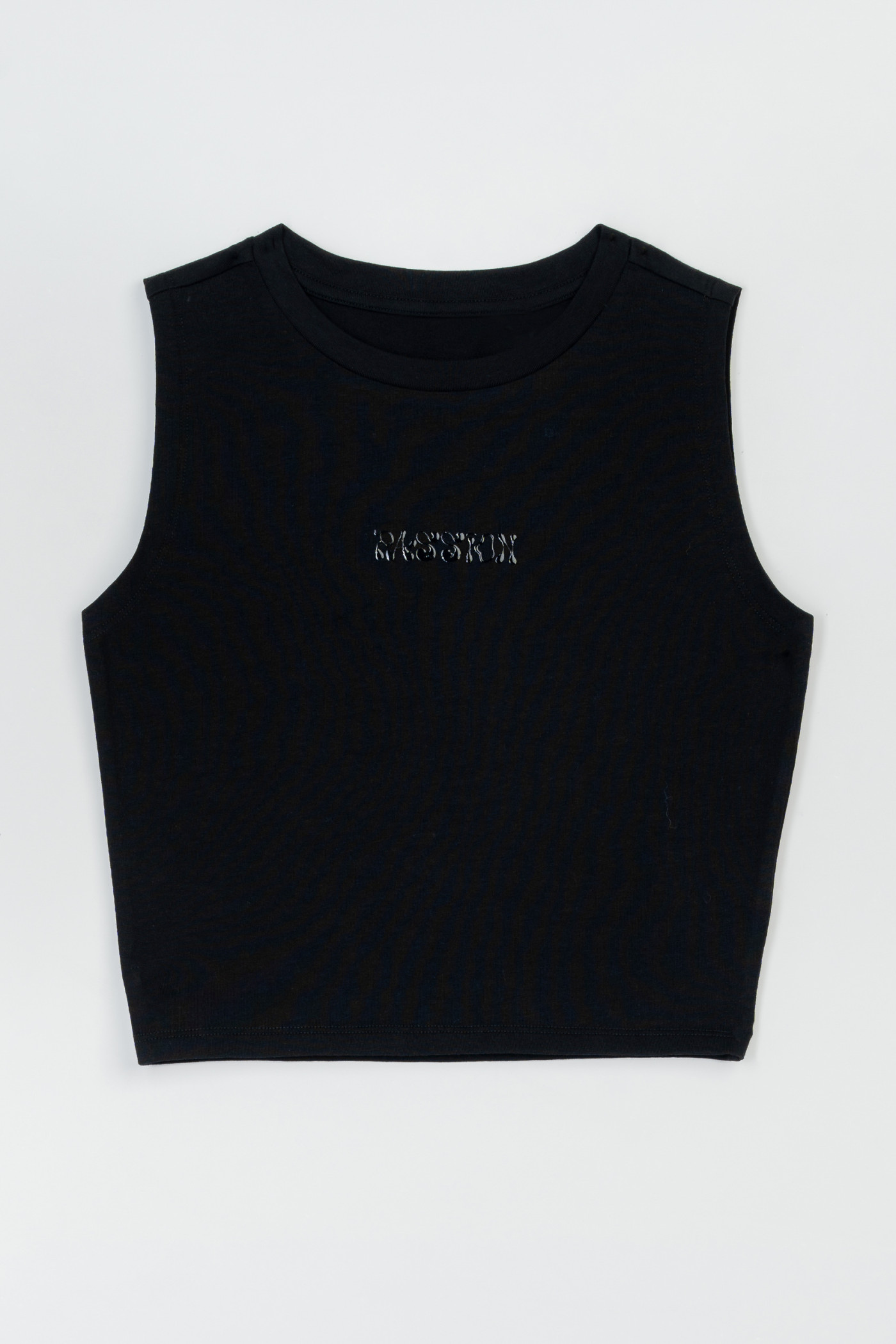 Czarny crop top bez rękawów z minimalistycznym nadrukiem na wysokości piersi