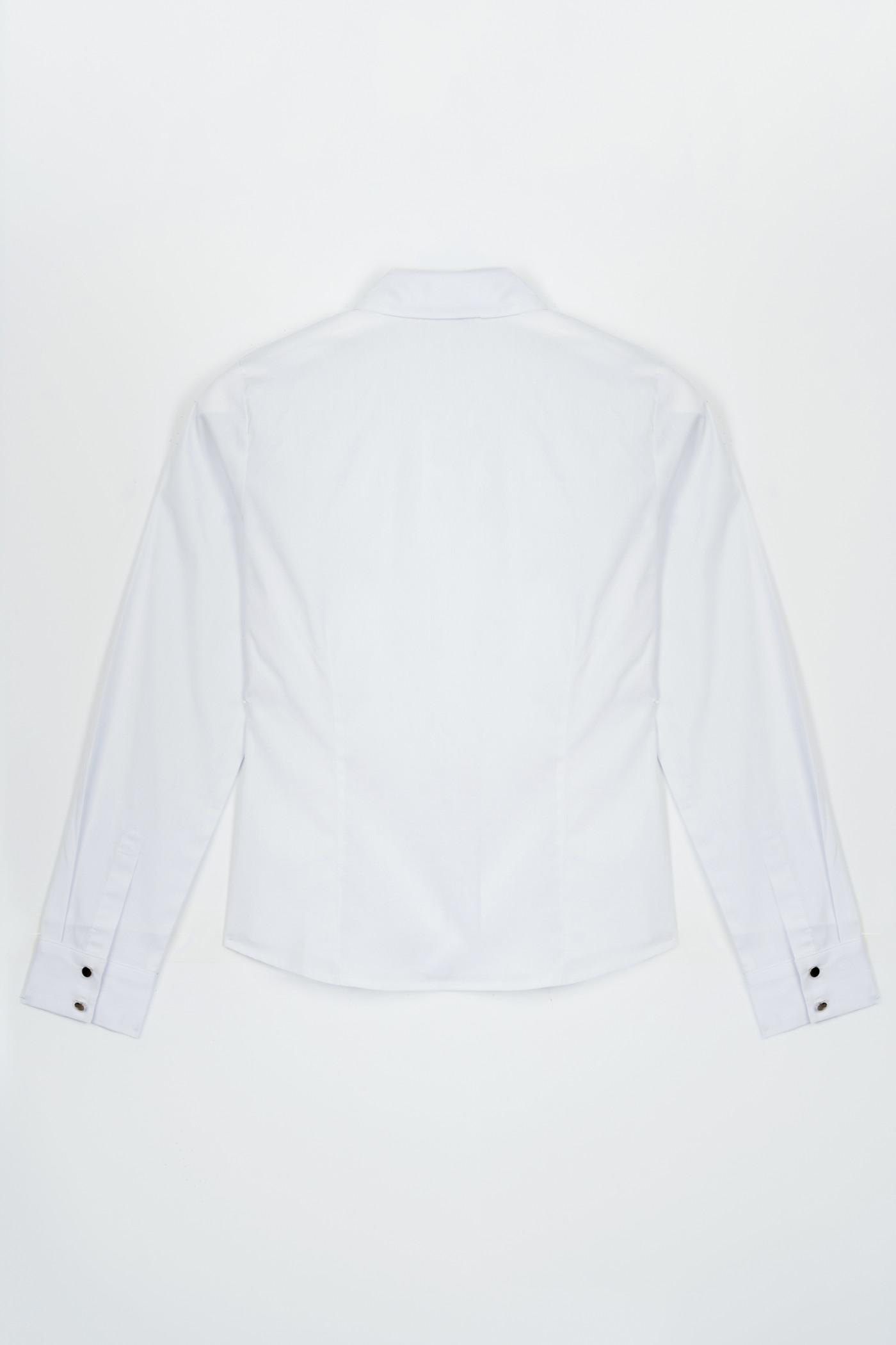 Biała gładka koszula z długim rękawem