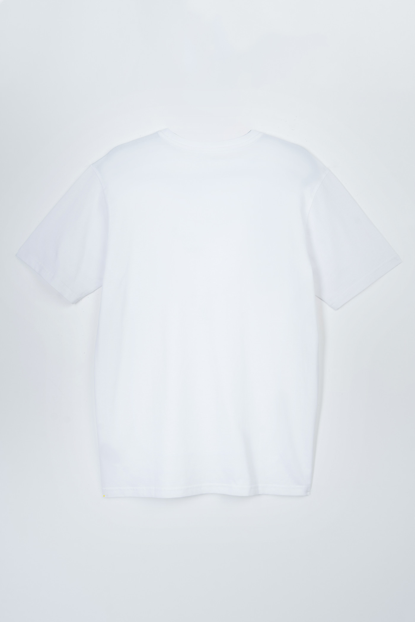 Biały t-shirt bez nadruków