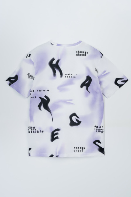 Biało-fioletowy t-shirt z czarnymi nadrukami na całości