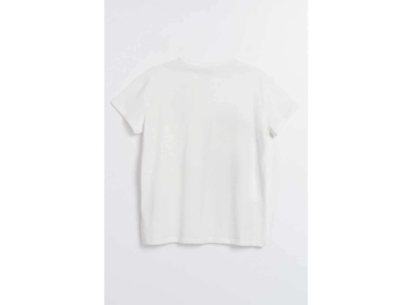 Biały t-shirt z kolorową grafiką z przodu