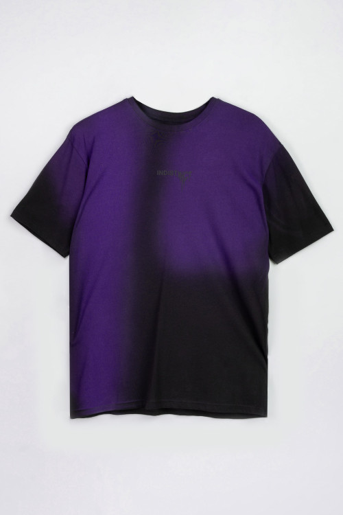 Czarny t-shirt z fioletowym nadrukiem imitującym cieniowanie